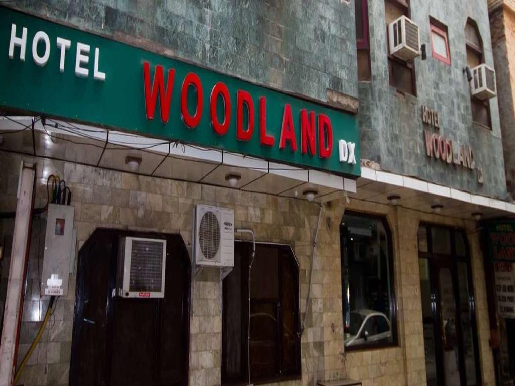 Hotel Woodland Deluxe New Delhi Exterior photo